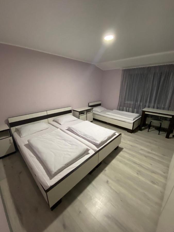 Guest House Max Khmel'nyts'kyy Ngoại thất bức ảnh