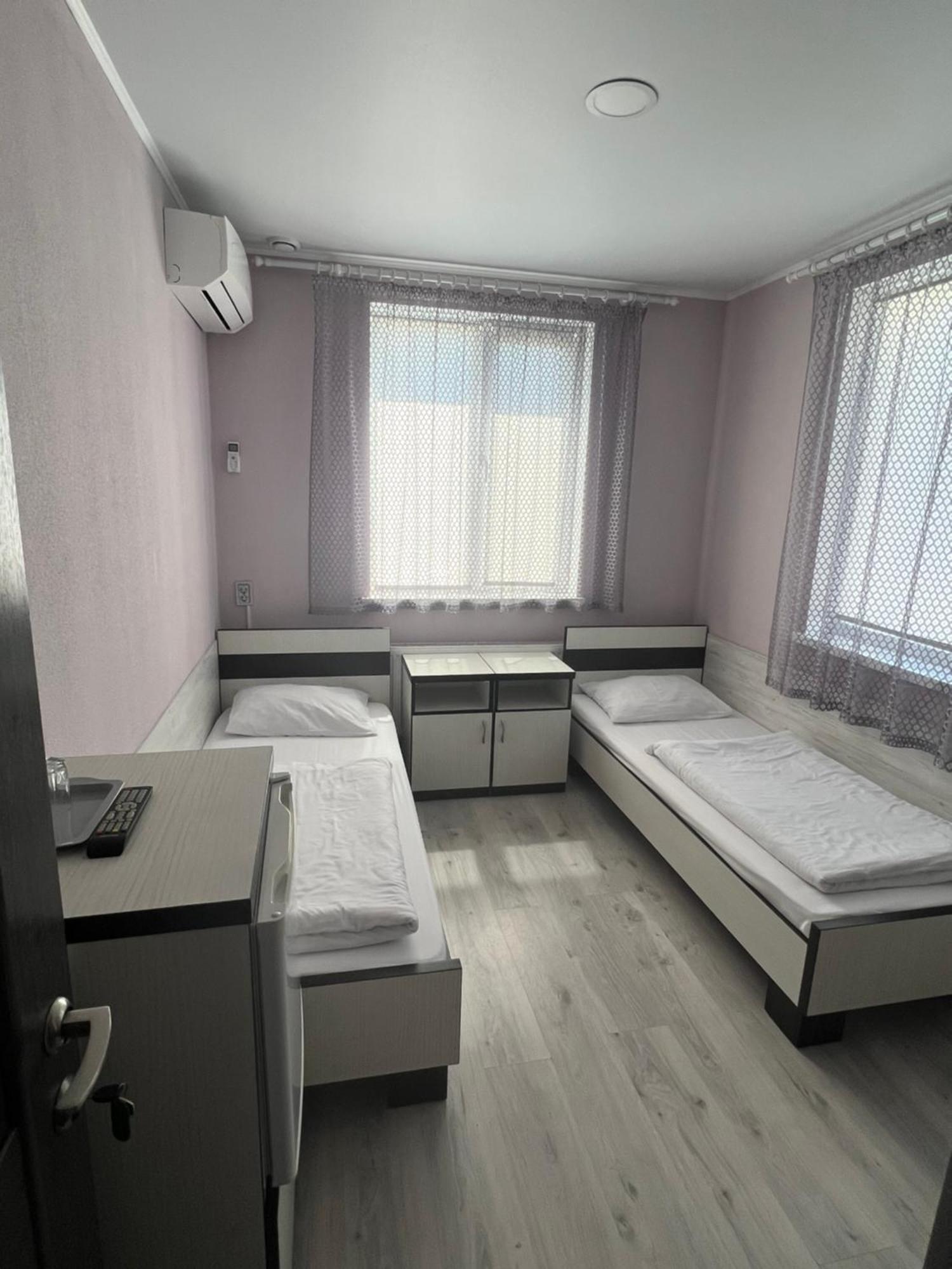 Guest House Max Khmel'nyts'kyy Ngoại thất bức ảnh