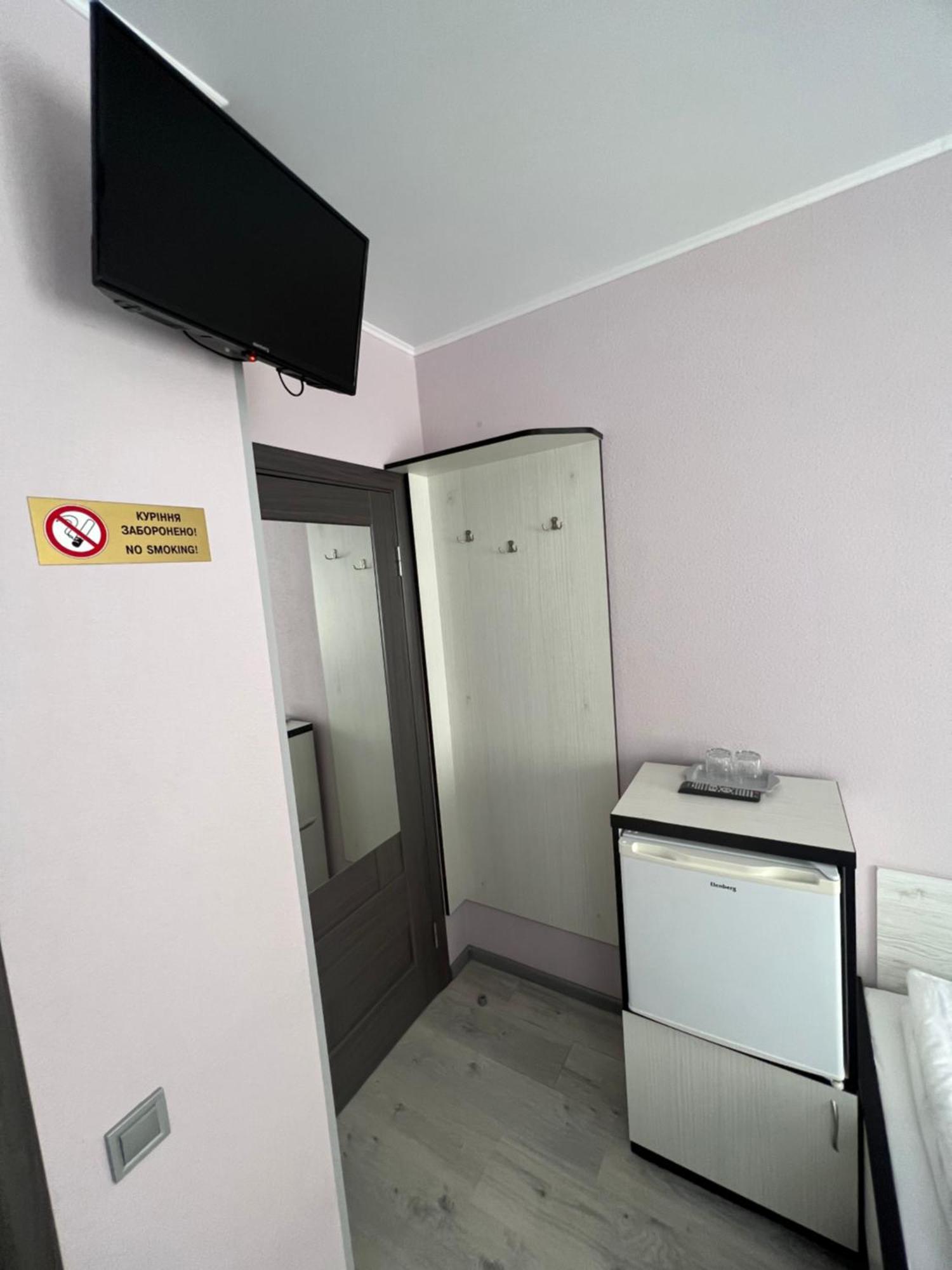 Guest House Max Khmel'nyts'kyy Ngoại thất bức ảnh