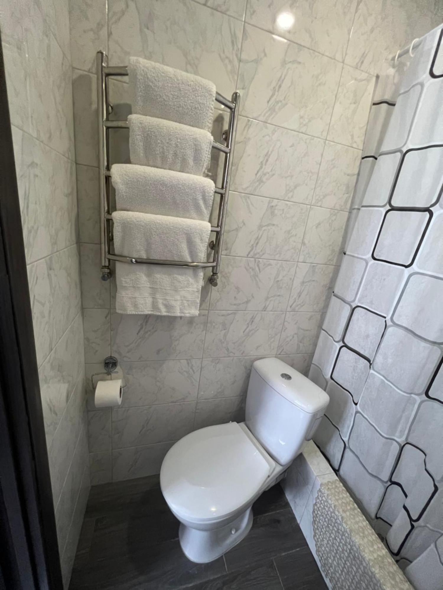 Guest House Max Khmel'nyts'kyy Ngoại thất bức ảnh