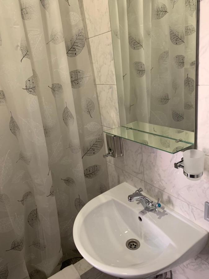 Guest House Max Khmel'nyts'kyy Ngoại thất bức ảnh