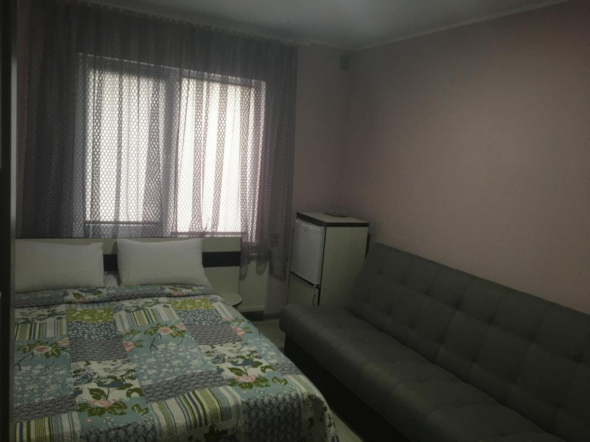Guest House Max Khmel'nyts'kyy Ngoại thất bức ảnh